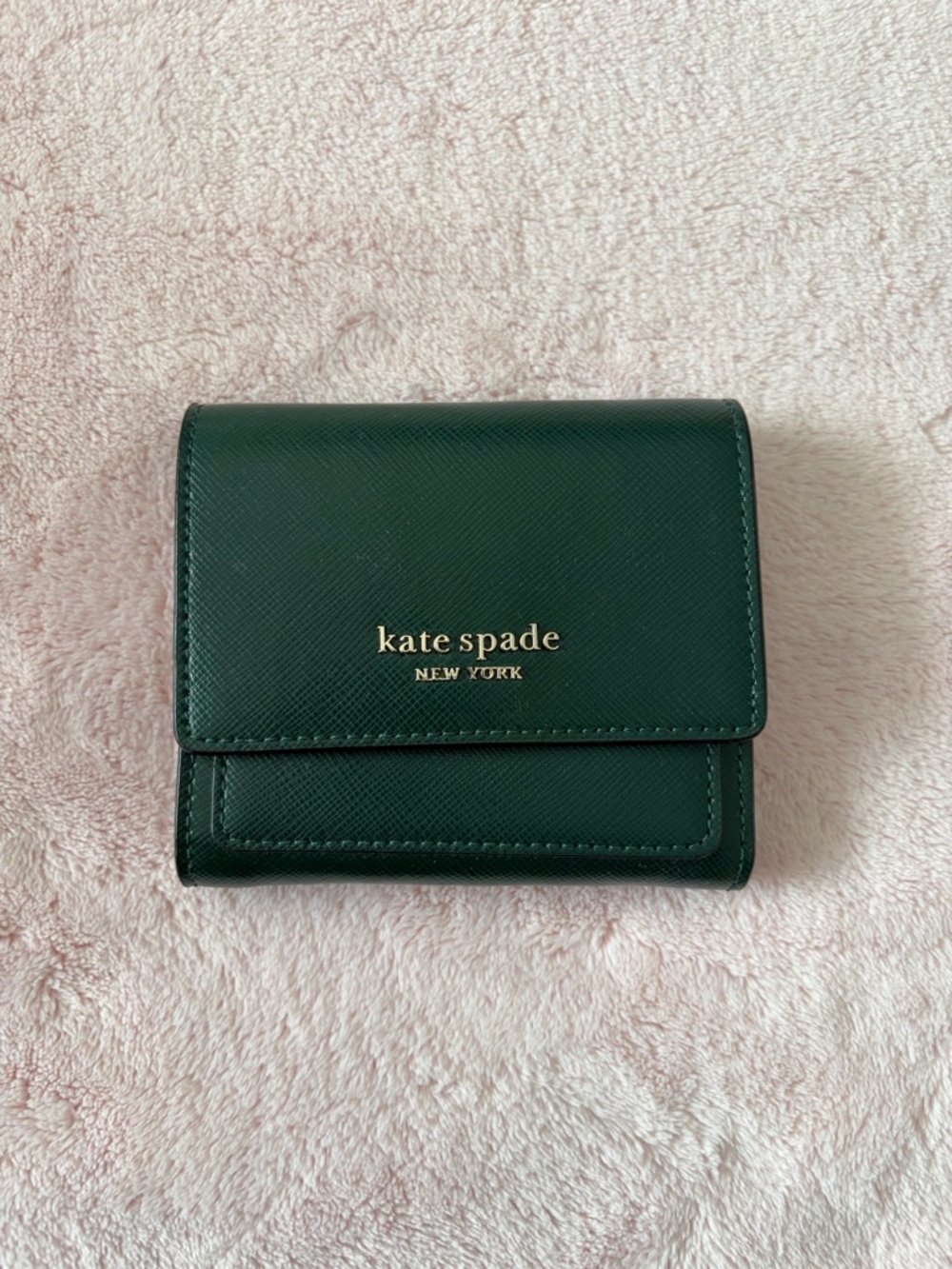Kate Spade Forest Green Saffiano Compact Wallet with Gold Logo